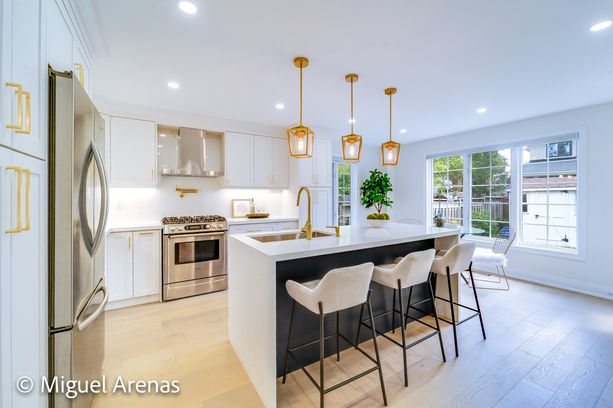 Virtual staging of a primary bedroom in a Greater Toronto Area residential property